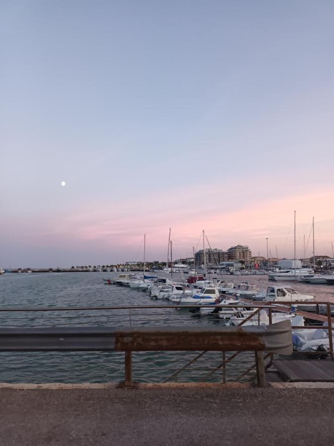 Bouganville A Apartament B&B Civitanova Marche Luaran gambar
